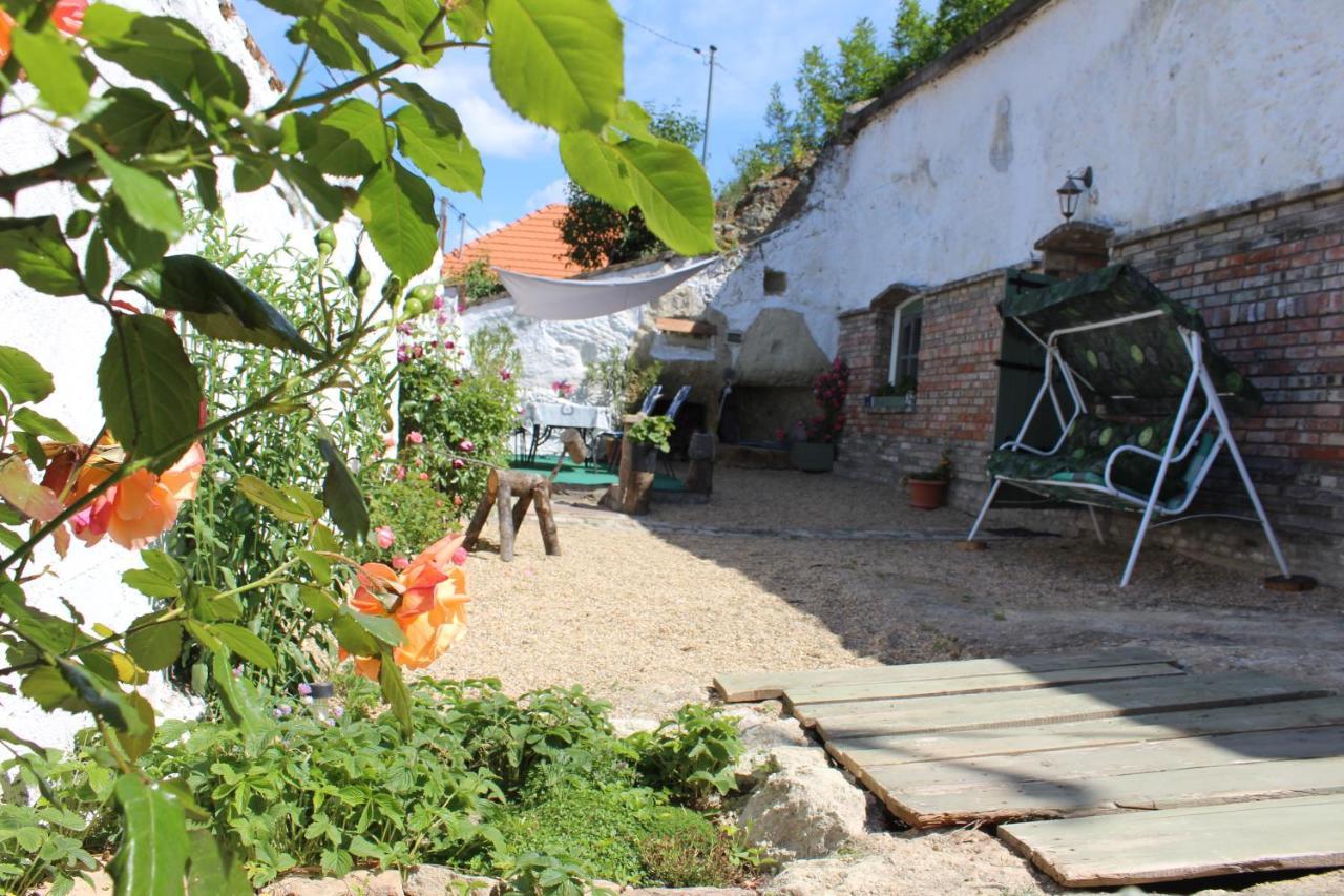 Kakukkfu Barlang-Vendeghaz Villa Noszvaj Exterior foto